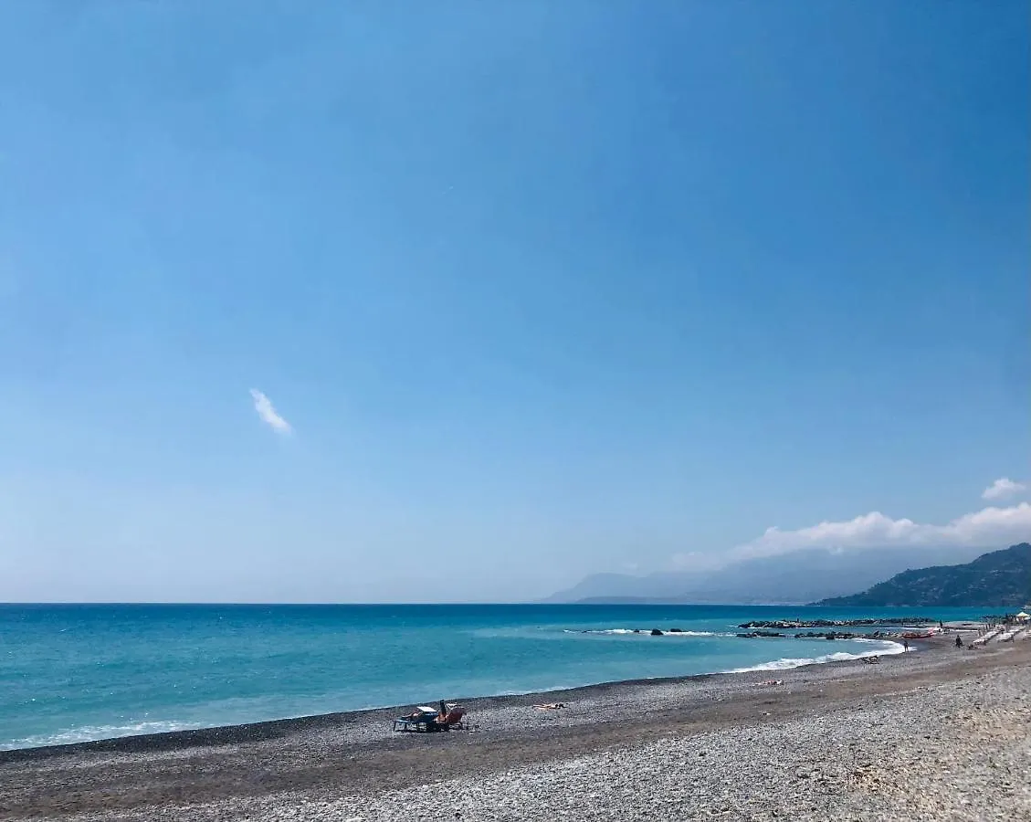 Peaceful Apartment 1 Minute Walk To The Beach Ventimiglia